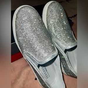 ✨New In Box✨ SKECHERS~Silver Sparkly Rhinestone SlipOn shoes ✨